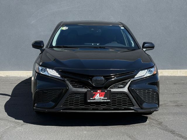 2022 Toyota Camry Hybrid XSE