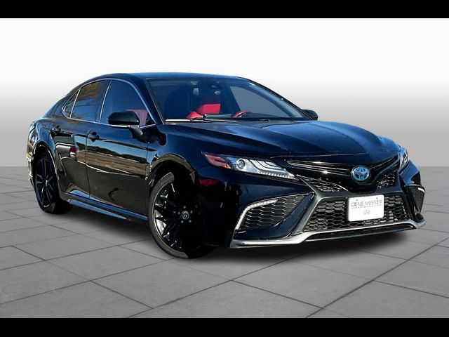 2022 Toyota Camry Hybrid XSE