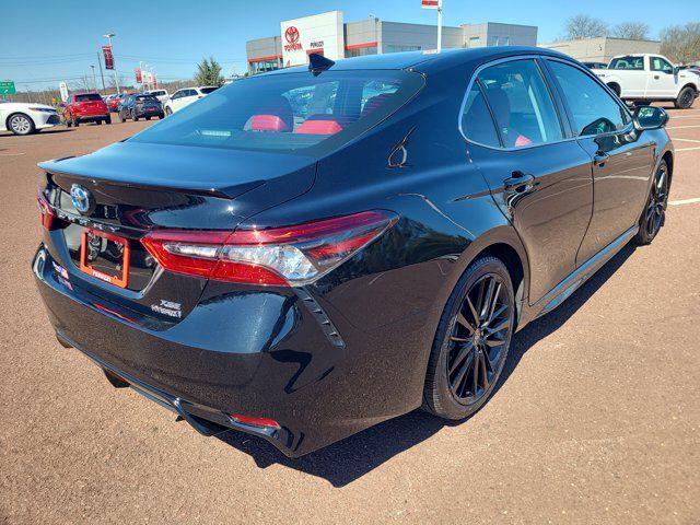 2022 Toyota Camry Hybrid XSE
