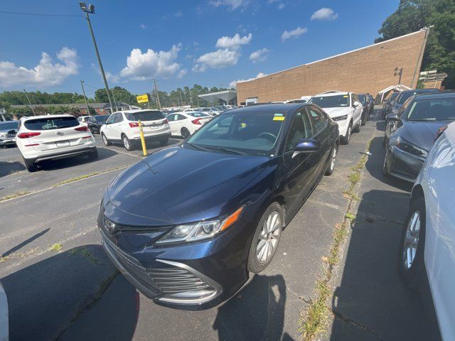 2022 Toyota Camry LE