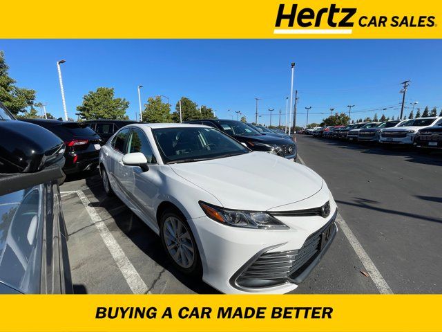 2022 Toyota Camry LE