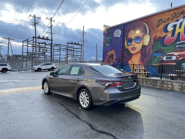 2022 Toyota Camry LE