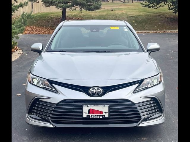 2022 Toyota Camry LE