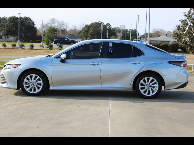 2022 Toyota Camry LE