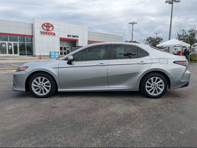 2022 Toyota Camry LE