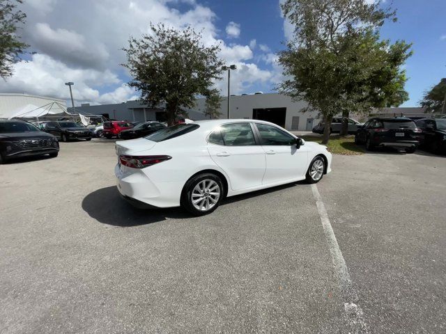 2022 Toyota Camry LE