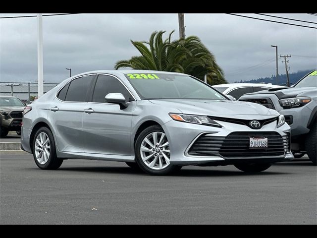 2022 Toyota Camry LE