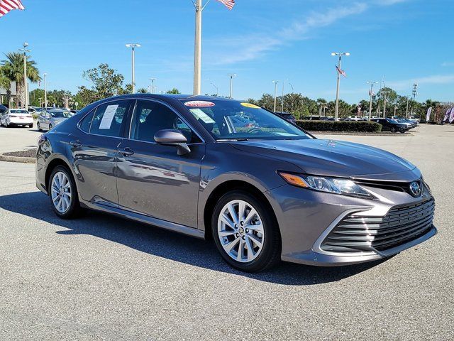 2022 Toyota Camry LE