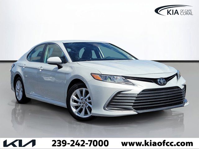 2022 Toyota Camry LE