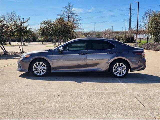 2022 Toyota Camry LE