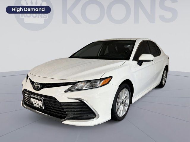 2022 Toyota Camry LE