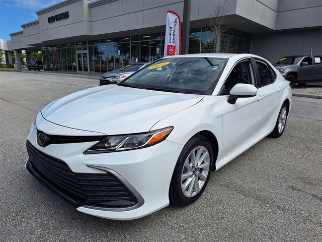 2022 Toyota Camry LE