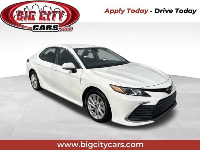 2022 Toyota Camry LE