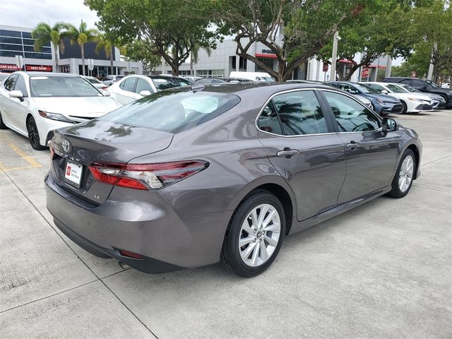 2022 Toyota Camry LE