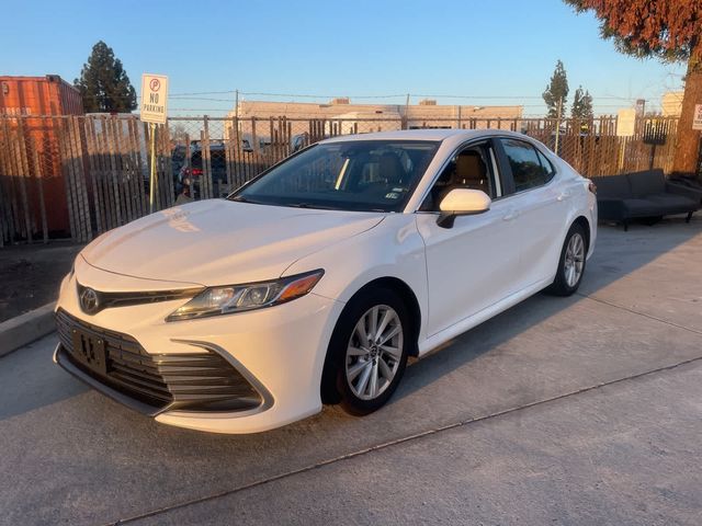 2022 Toyota Camry LE