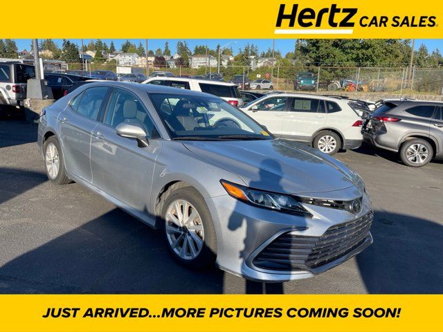 2022 Toyota Camry LE