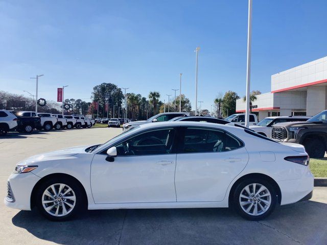 2022 Toyota Camry LE