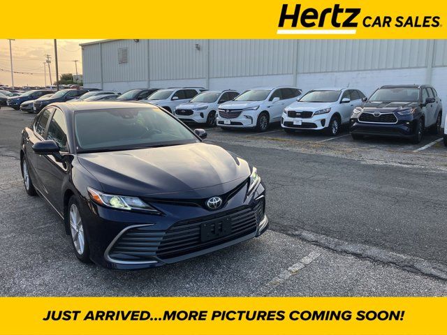 2022 Toyota Camry LE