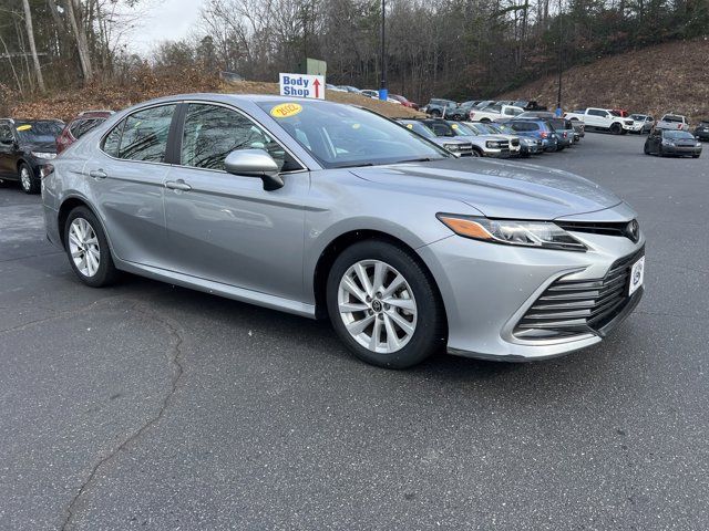 2022 Toyota Camry LE