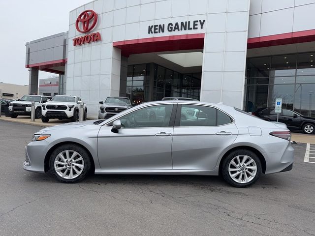 2022 Toyota Camry LE