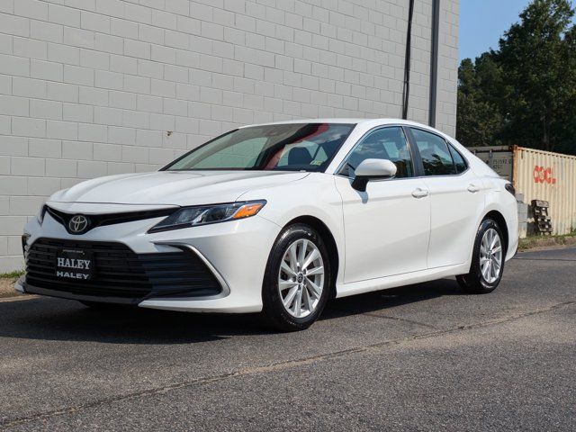 2022 Toyota Camry LE