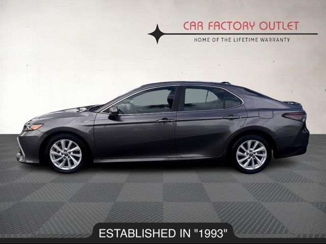 2022 Toyota Camry LE