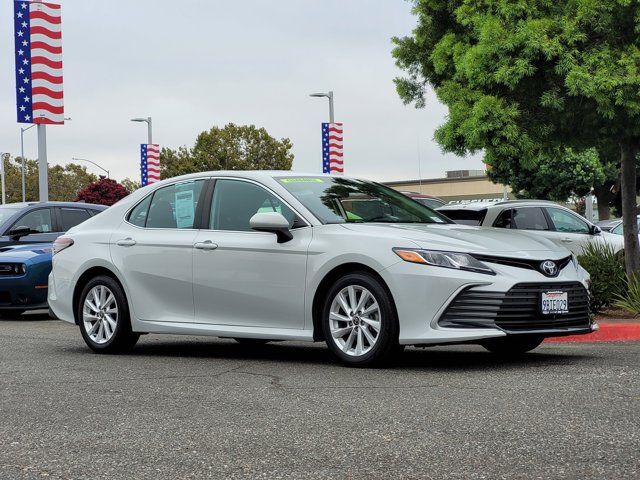 2022 Toyota Camry LE