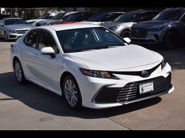 2022 Toyota Camry LE