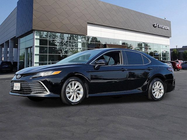 2022 Toyota Camry LE