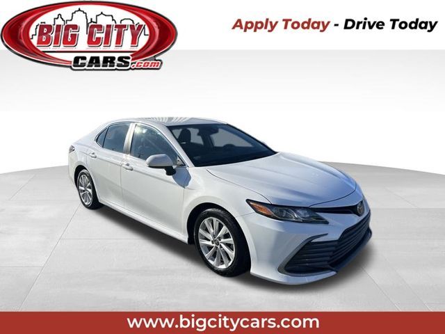 2022 Toyota Camry LE