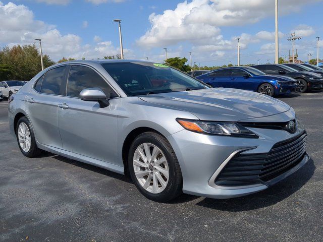 2022 Toyota Camry LE