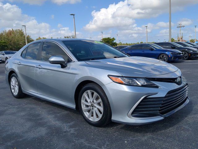 2022 Toyota Camry LE