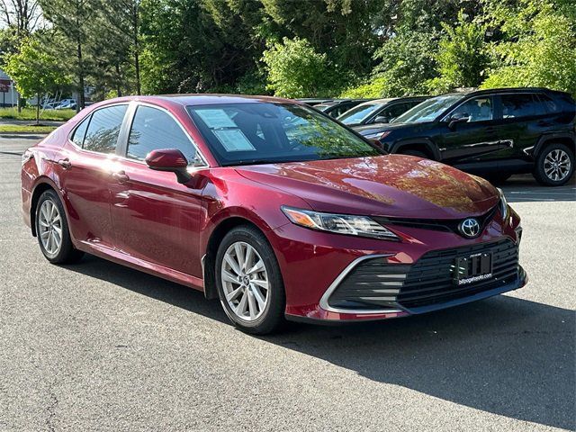 2022 Toyota Camry LE