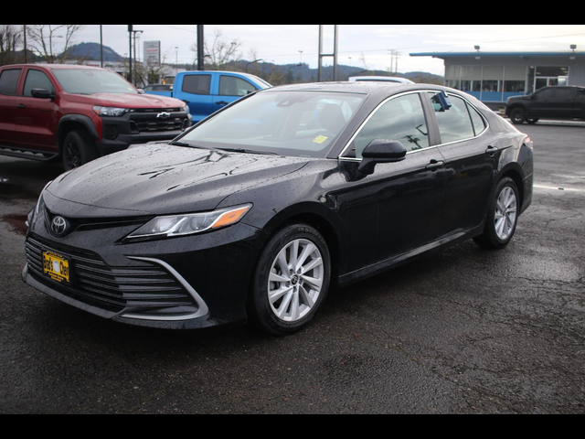 2022 Toyota Camry LE