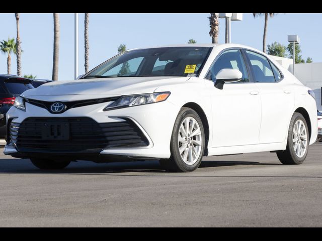 2022 Toyota Camry LE