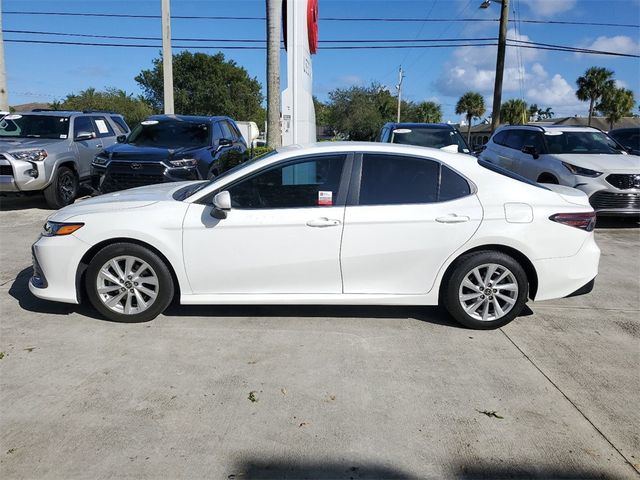 2022 Toyota Camry LE