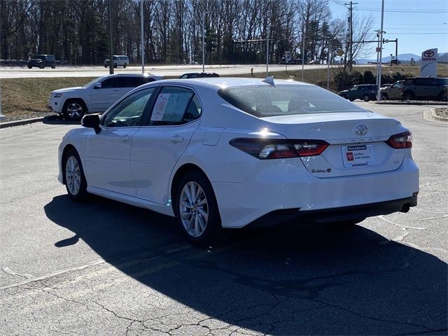 2022 Toyota Camry LE