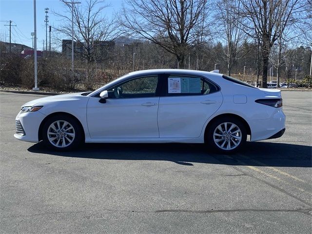 2022 Toyota Camry LE