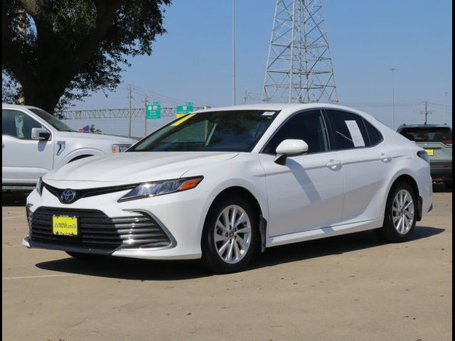 2022 Toyota Camry LE