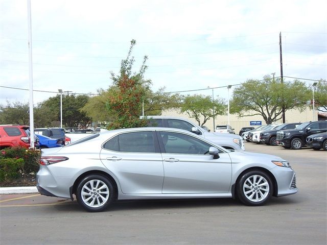 2022 Toyota Camry LE