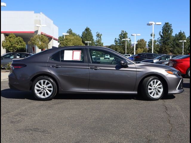 2022 Toyota Camry LE