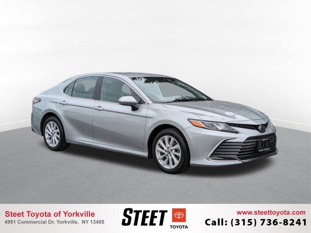 2022 Toyota Camry LE