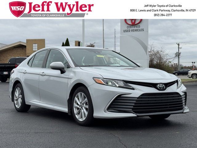 2022 Toyota Camry LE