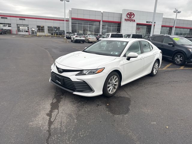 2022 Toyota Camry LE