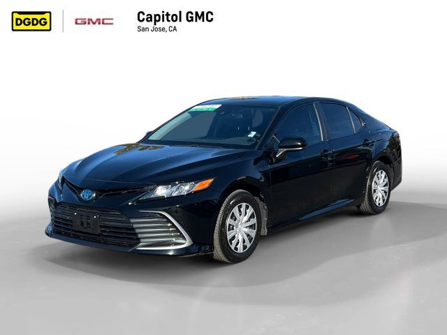 2022 Toyota Camry Hybrid LE