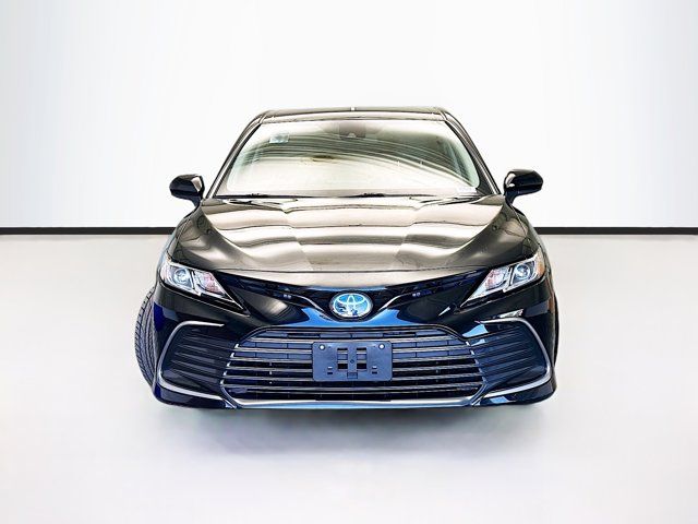 2022 Toyota Camry Hybrid LE