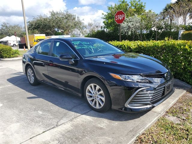 2022 Toyota Camry LE