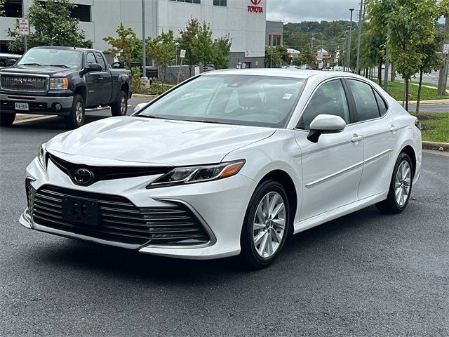 2022 Toyota Camry LE