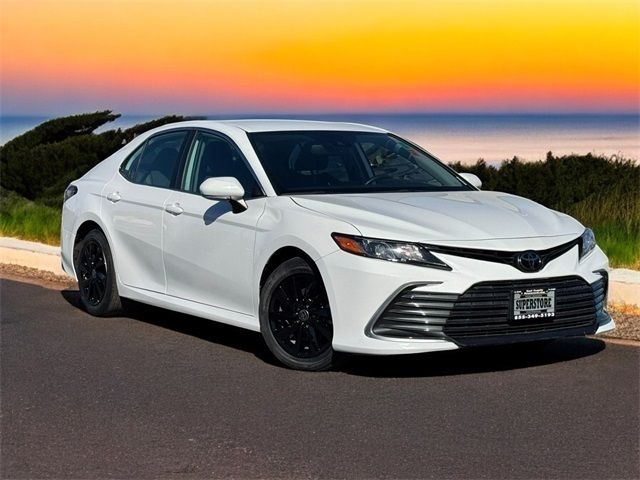 2022 Toyota Camry LE