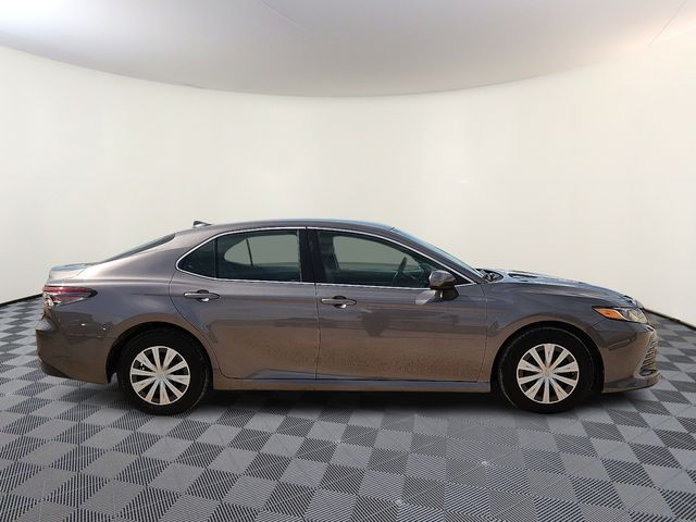 2022 Toyota Camry Hybrid LE